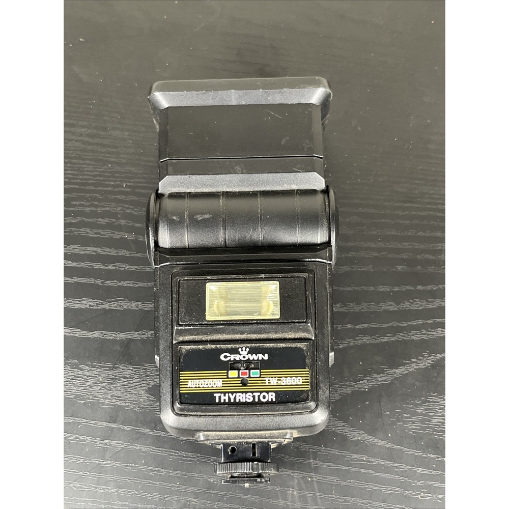 Vintage Crown Auto Zoom TW-3600 Thyristor Camera Flash